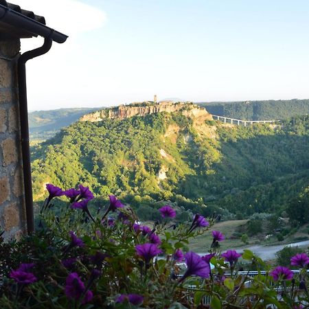 Le Calanque La Terrazza Su Civita Lubriano Luaran gambar