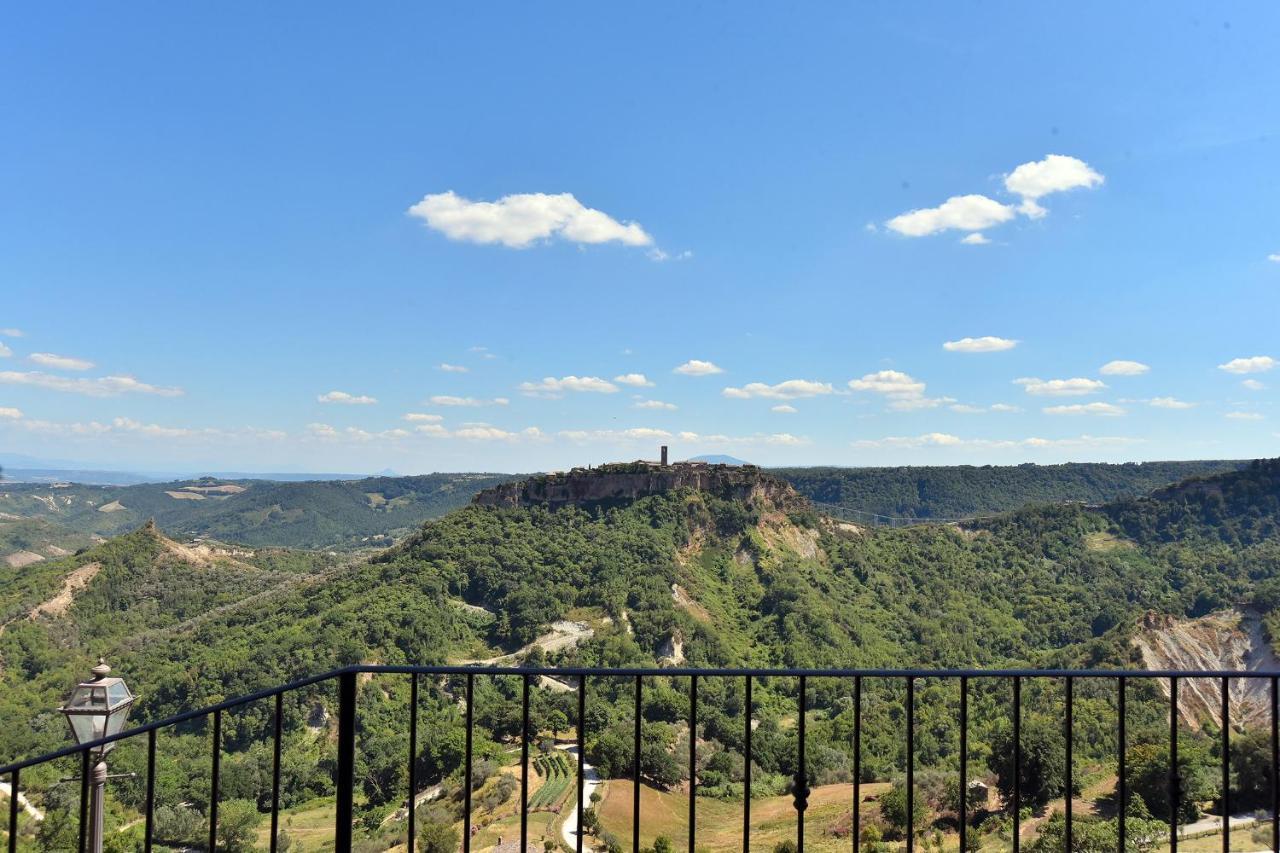 Le Calanque La Terrazza Su Civita Lubriano Luaran gambar
