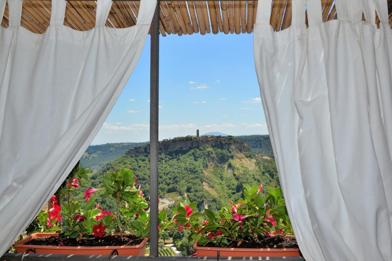 Le Calanque La Terrazza Su Civita Lubriano Luaran gambar