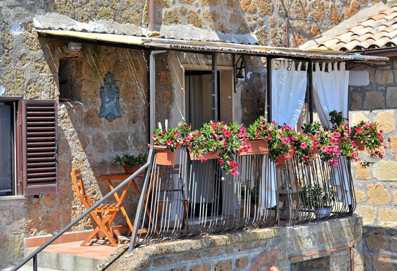 Le Calanque La Terrazza Su Civita Lubriano Luaran gambar