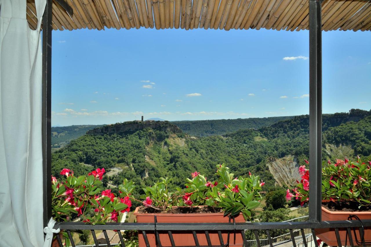 Le Calanque La Terrazza Su Civita Lubriano Luaran gambar