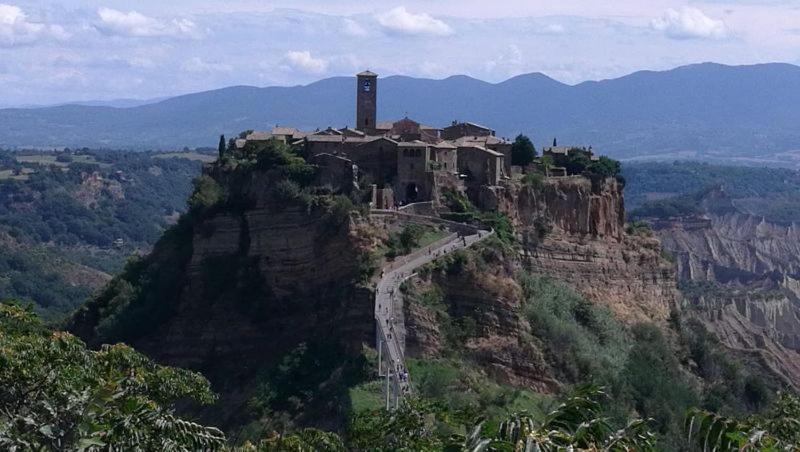 Le Calanque La Terrazza Su Civita Lubriano Luaran gambar